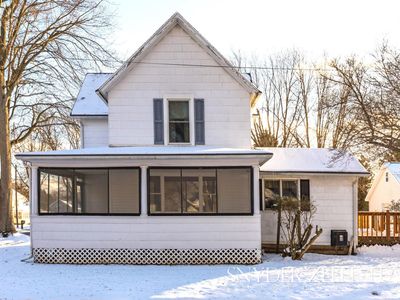 241 Pleasant Ave SE, Caledonia, MI, 49316