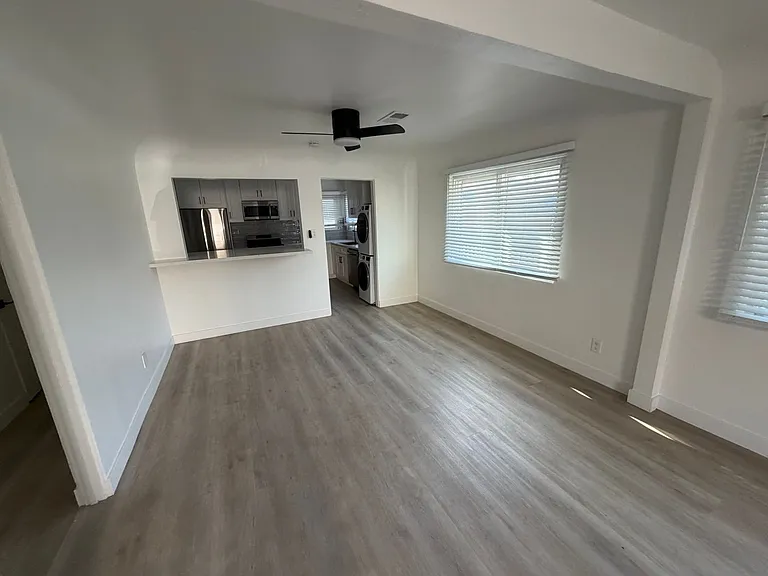2519 Columbia Street — Photo 32