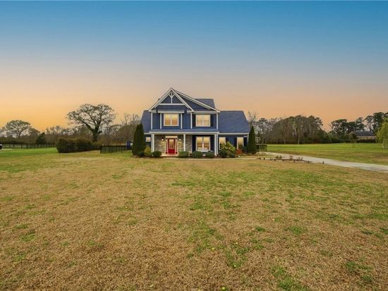 2002 Anthony Pl, Suffolk, VA 23432