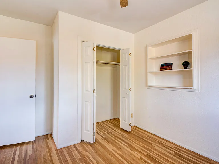 1804 Illinois St NE — Photo 16