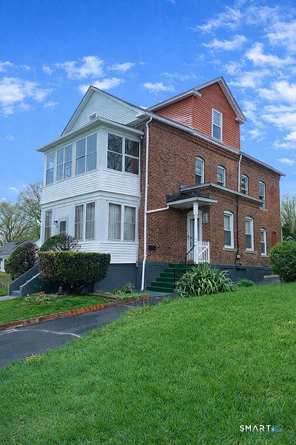 1st image of 33 Hillhurst Avenue