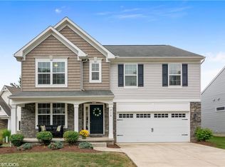 216 Side Saddle Ln, Berea, OH 44017