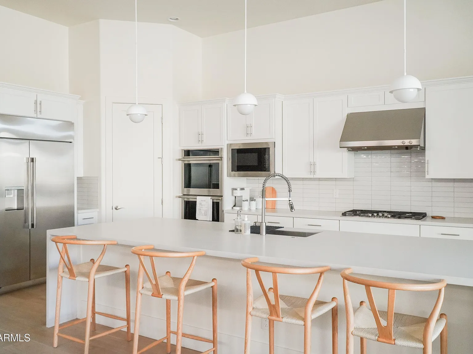 3 bed, 3.0 bath, 2113 sqft, $5,000 — Photo 1