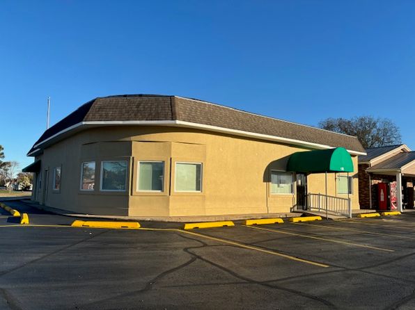 106 S Oak St, Advance, MO 63730