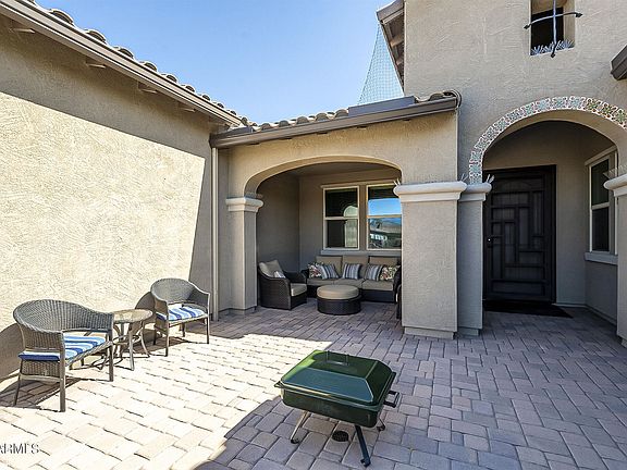 3rd image of 851 E Peach Tree Pl