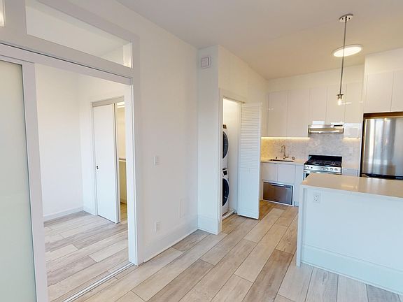 5th image of 940 Hayes St #27