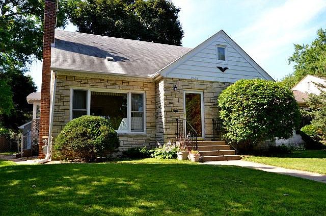 1st image of 1068 Iowa Ave W