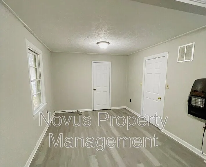 110 Austin Cir — Photo 5
