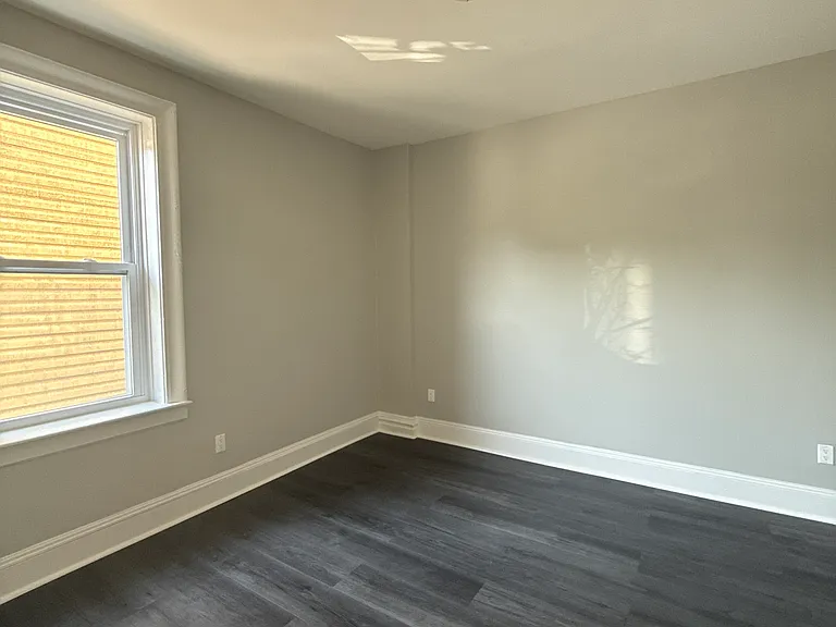355 Danforth Ave #P — Photo 2
