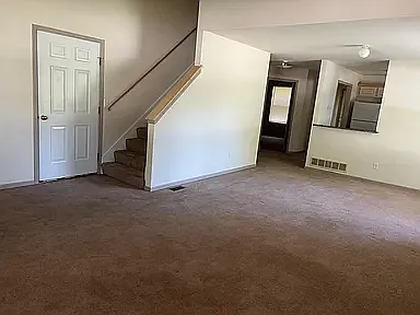 726 SE Cottage Ct — Photo 2