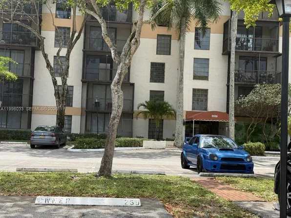 5550 NW 44th St APT 418B, Lauderhill, FL 33319