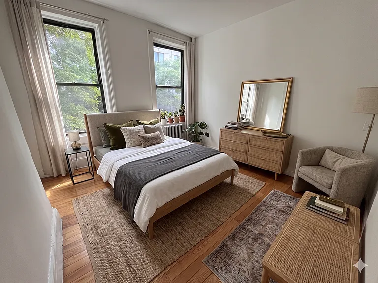 503 W 45th St #2E — Photo 3