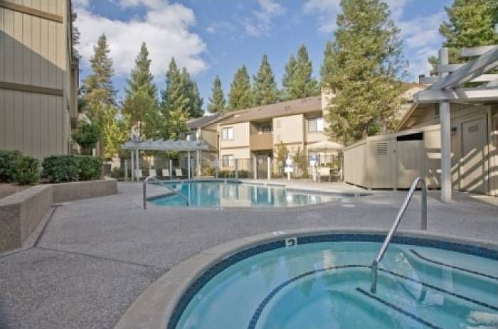 Pool & Hot Tub