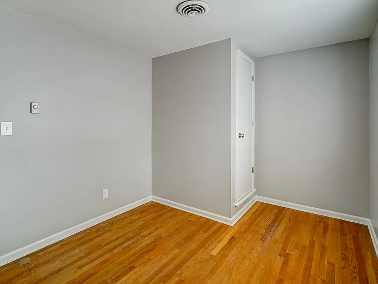 1621 Charrington Dr — Photo 25