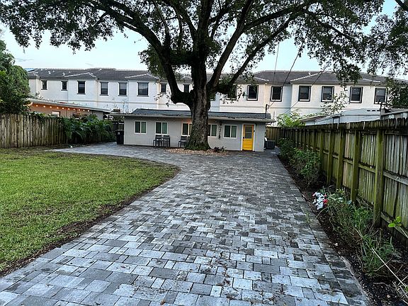2nd image of 1540 SW 27th Ct