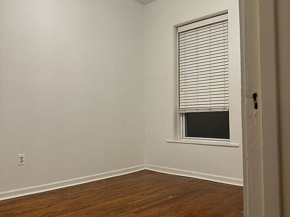 5th image of 1750 W Belle Plaine Ave APT 1