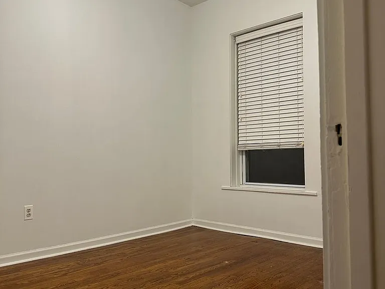 1750 W Belle Plaine Ave #1 — Photo 5