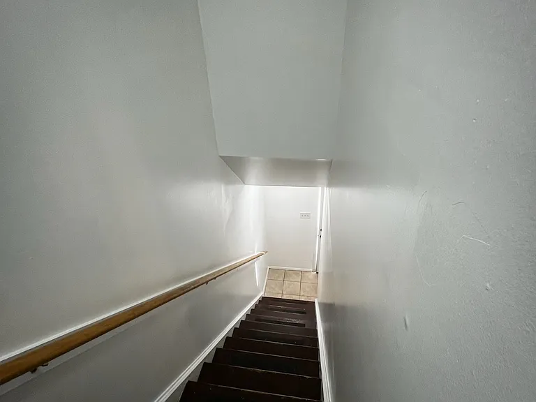 4604 Greenwood Dr — Photo 1