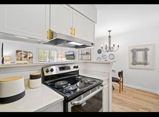 2134 S Goebbert Rd #1_07208, Arlington Heights, IL 60005