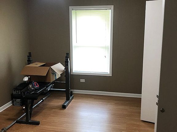 5th image of 122 McGee Dr