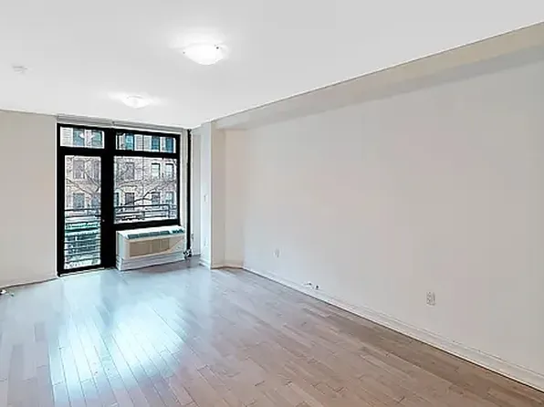 821 9th Avenue image 4 of 7