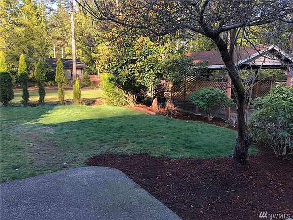 4th image of 780 E Ballantrae Dr