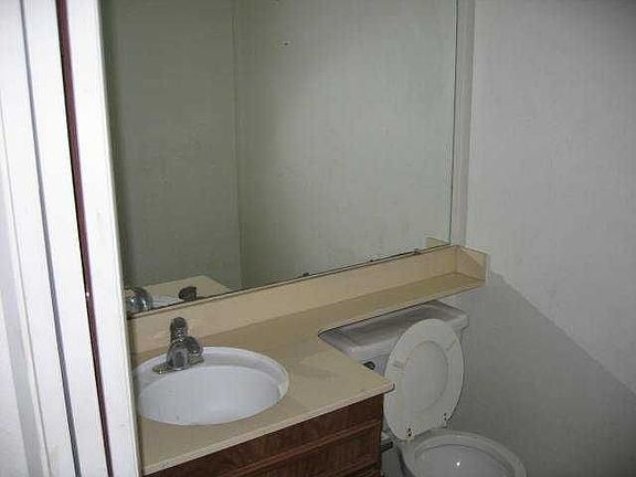 4th image of 1575 Terrace Pine Ln Unit B