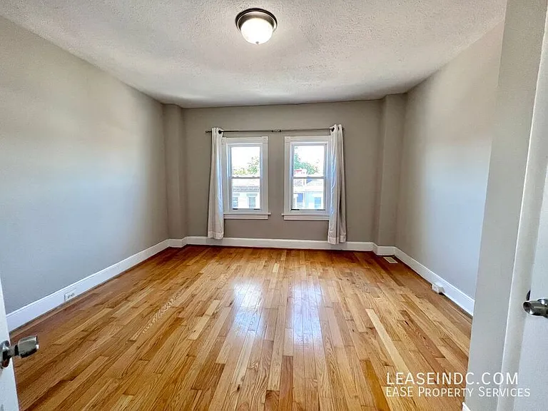 342 Elm St NW — Photo 20
