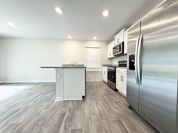 3rd image of 4143 Lurelin Ln #5