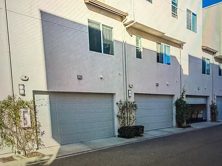 Acacia Ln — Photo 25