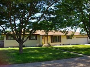 1008 N Pawnee Dr, Ulysses, KS 67880