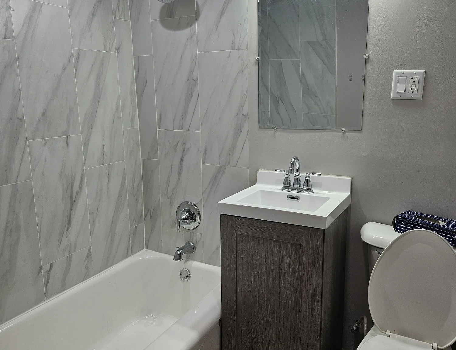 3257 W Fulton Blvd — Photo 2