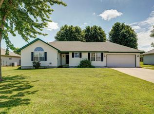204 Arrowhead Rd, Willard, MO 65781