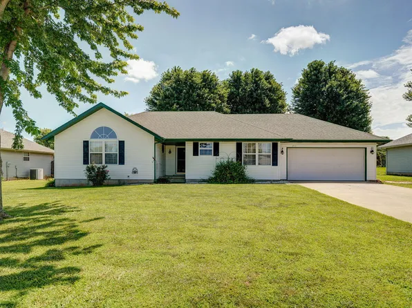 204 Arrowhead Road, Willard, MO 65781