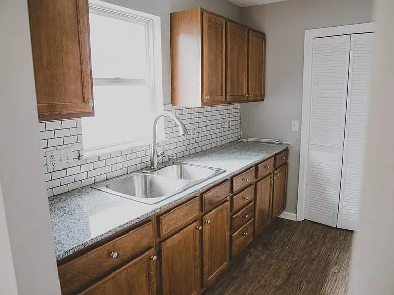 4517 Clark St #UPPER — Photo 7