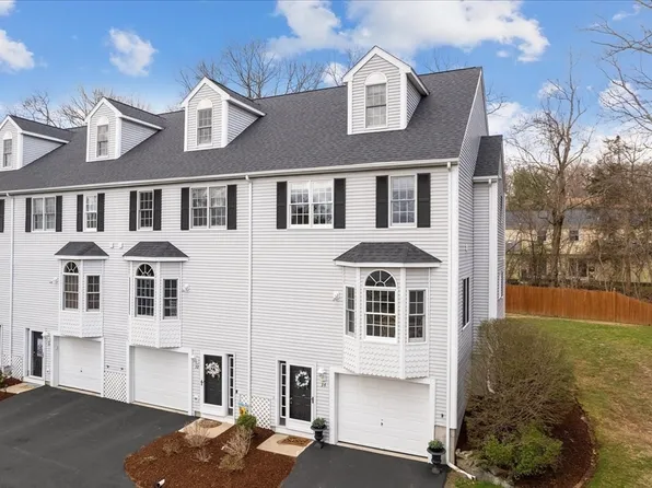 34 Sunnyside Dr #34, Plainville, MA 02762