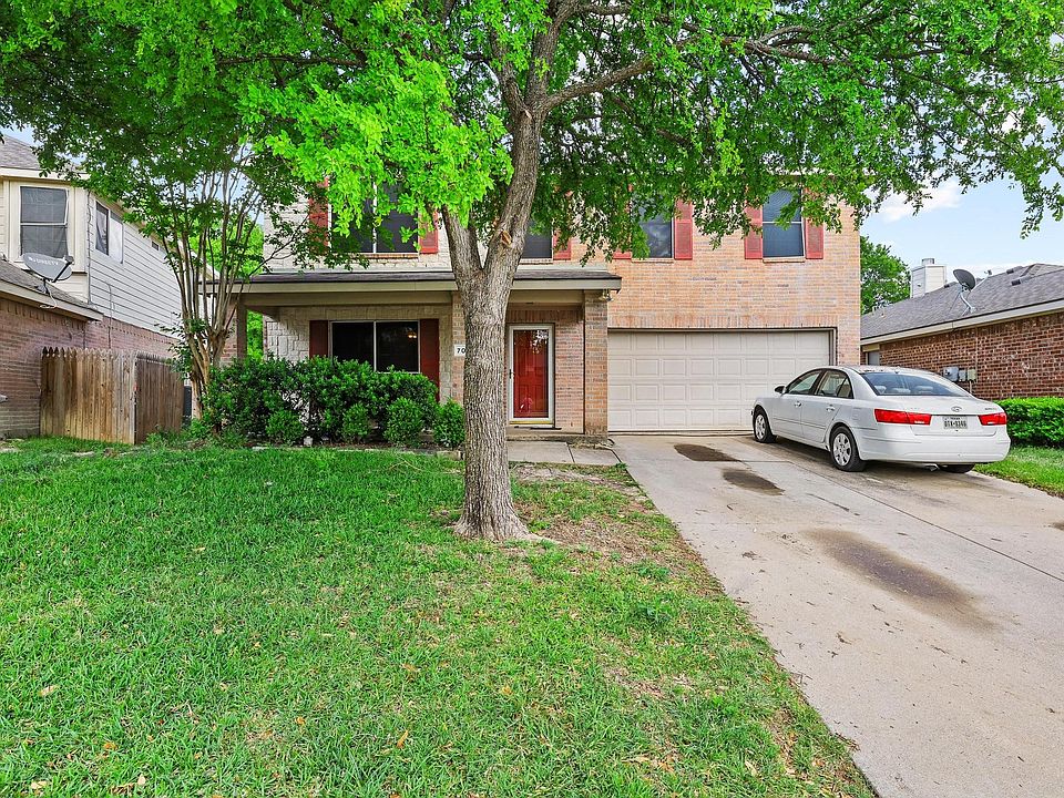 1st image of 704 Acacia Dr