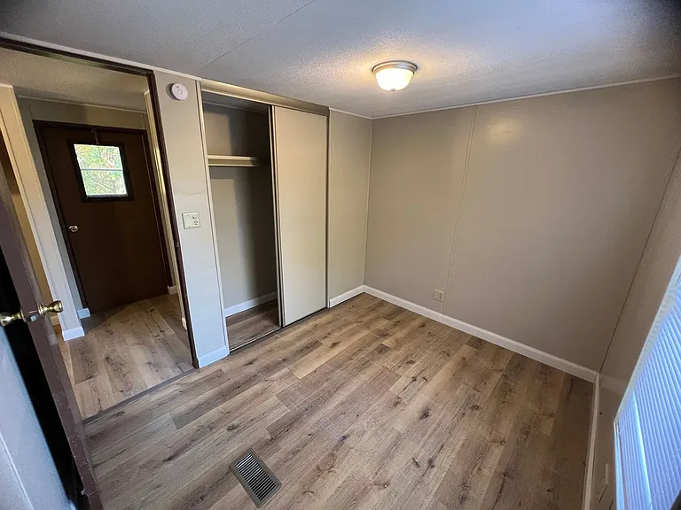 21111 Lapel Rd — Photo 5
