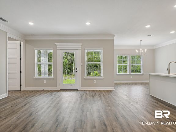 3rd image of 12882 Flanagan St
