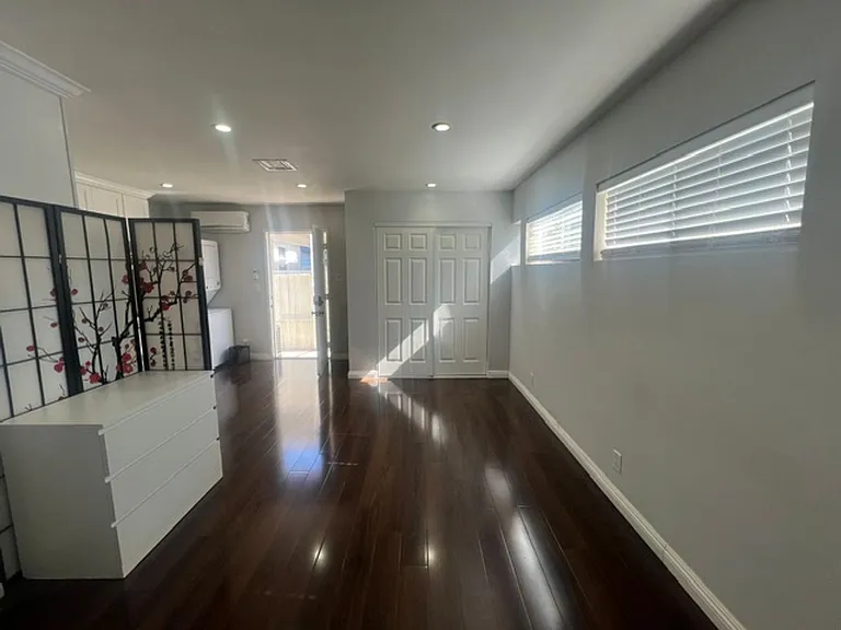 7009 Jumilla Ave #B — Photo 7