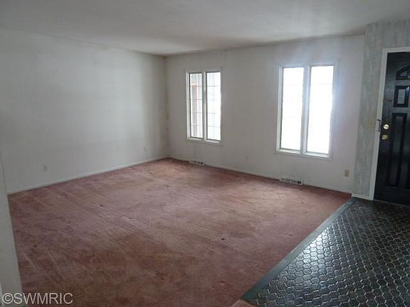5th image of 1713 Bridle Creek Dr SE