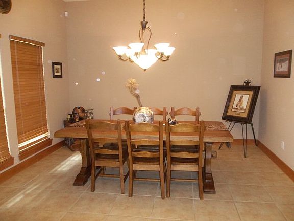 4th image of 266 Jackson Cir