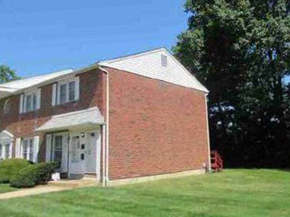 2nd image of 2319 Taggart Ct