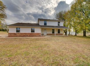 16806 E Sageeyah Rd, Claremore, OK 74017