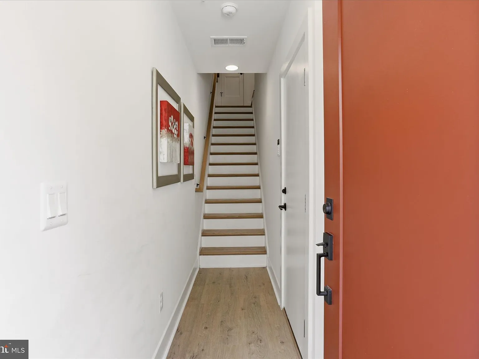 3 bed, 3.5 bath, 1464 sqft, $3,850 — Photo 4
