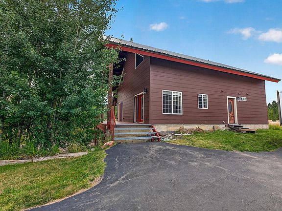 2nd image of 1350 Chris Ln