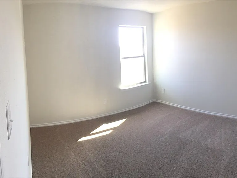 1516 Chama Dr — Photo 3