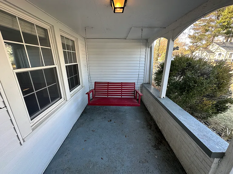 2904 Montrose Ave — Photo 14