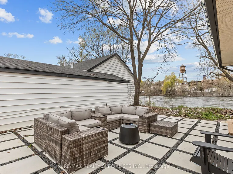 87 Cedar Dr — Photo 42