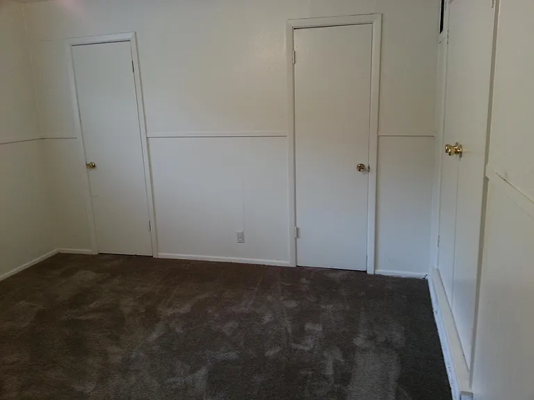 2 closets in bedroom